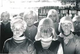 merlinpapin3's tweet photo. Voici mon #TopSang de mes #FilmsdHorreur malheur préféré
4 - #LeVillagedesDamnés de #WolfRilla (1960) avec #GeorgeSanders #MartinStephens #BarbaraShelley #MichaelGwynn #PeterVaughan #ThomasHeathcote
@FredOL69007 @tbarnaud @Jouxplane83 https://t.co/tYwElwOVIw