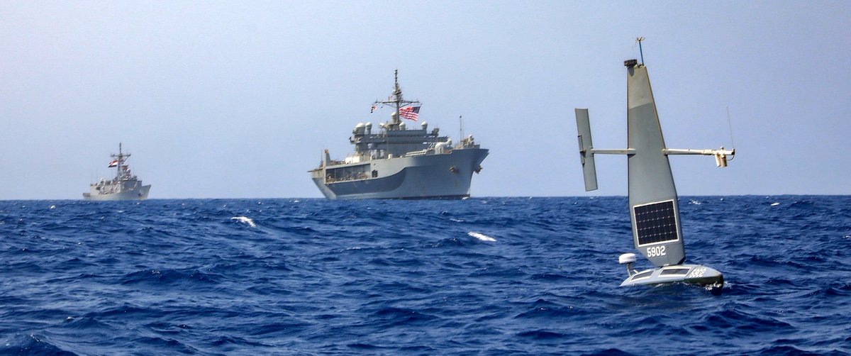 CavasShips's tweet photo. US Sixth Fleet flagship MOUNT WHITNEY LCC20 and a US Navy #Saildrone Explorer USV #unmanned surface vessel operated with Egyptian #frigate ALEXANDRIA 911 in the Red Sea 21 April as part of the newly-formed Combined Task Force 153 #CTF153. 911 is the former USS COPELAND FFG25 https://t.co/TTNXjyAZkc