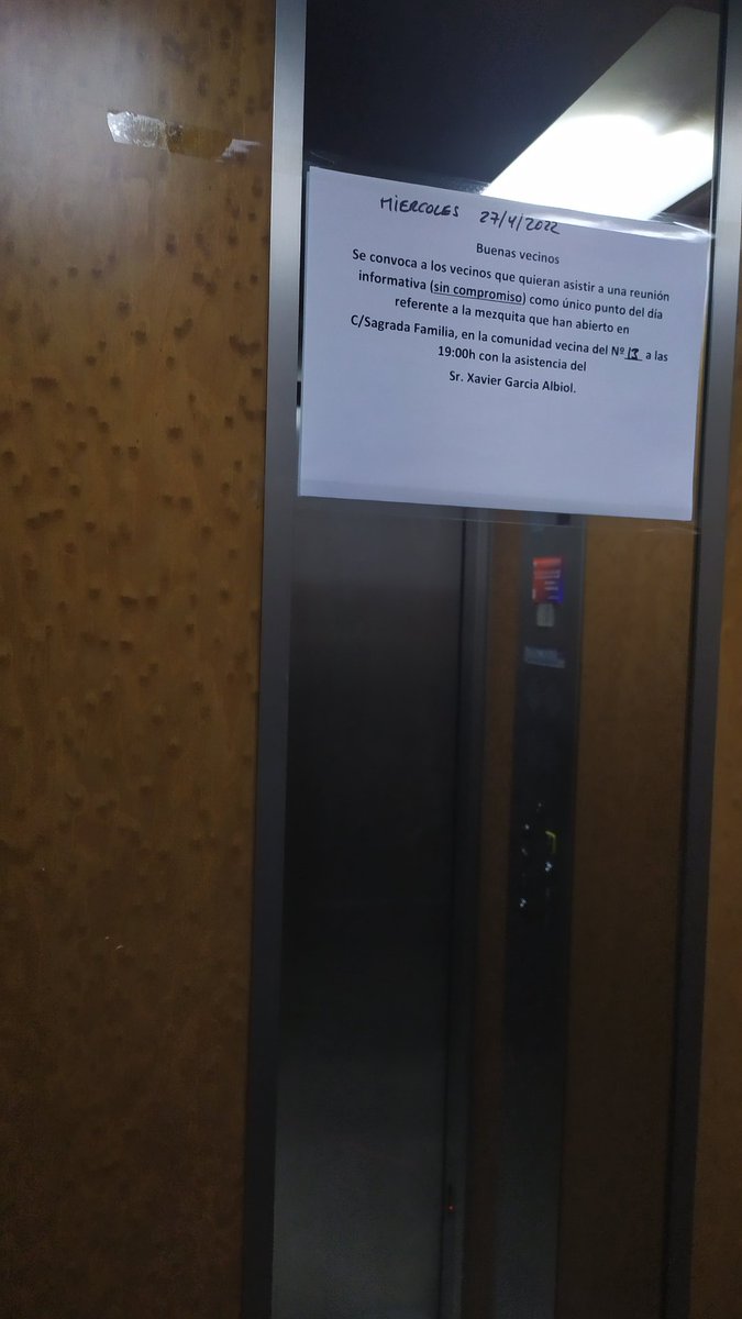 glg4719's tweet photo. Voleu dir que és legal que actes de propaganda d'un partit s'anunciïn en ascensors particulars?? @Albiol_XG @guijarroruben @alex_montornes  @mariadolorsa https://t.co/rPxWeuV81e