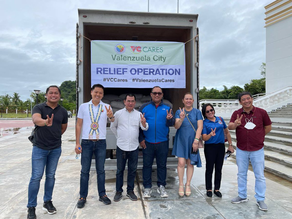 WinGatchalian74's tweet photo. Tuloy-tuloy po ang ating pagtulong sa mga kababayan natin sa Leyte, Lungsod ng Baybay, Munisipalidad ng Abuyog, Hindang, Inopacan at Mahaplag. #VCCares #AgatonPH https://t.co/iVG8x33Rgm