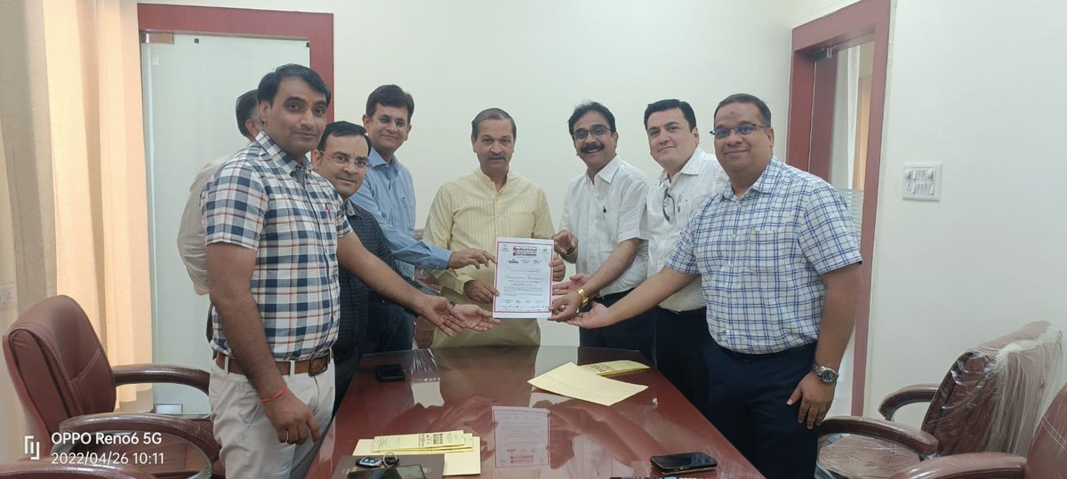 विज्ञान एवं प्रौद्योगिकी मंत्री श्री <a href="/opsakhlecha/">Omprakash Sakhlecha</a> ने एसोसिएशन ऑफ ऑल इंडस्ट्रीज, मंडीदीप के अध्यक्ष श्री राजीव अग्रवाल जी से भेंट कर चर्चा की।

इस अवसर पर बिट्टन मार्केट ग्राउंड में 6 मई को आयोजित ’इंडस्ट्रियल इंजीनियरिंग एक्सपो-2022’ में सहभागिता के लिए पत्र देकर आमंत्रित किया।