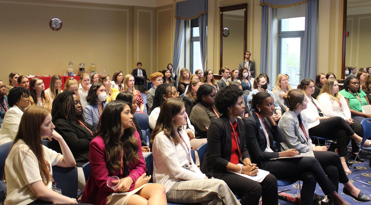 Had a wonderful time speaking with these students from the <a href="/UofAlabama/">The University of Alabama</a>’s School of Social Work. I applaud them for their commitment to public service and for dedicating their careers to ensuring that every member of our community can live up to their God-given potential! 👏🏾