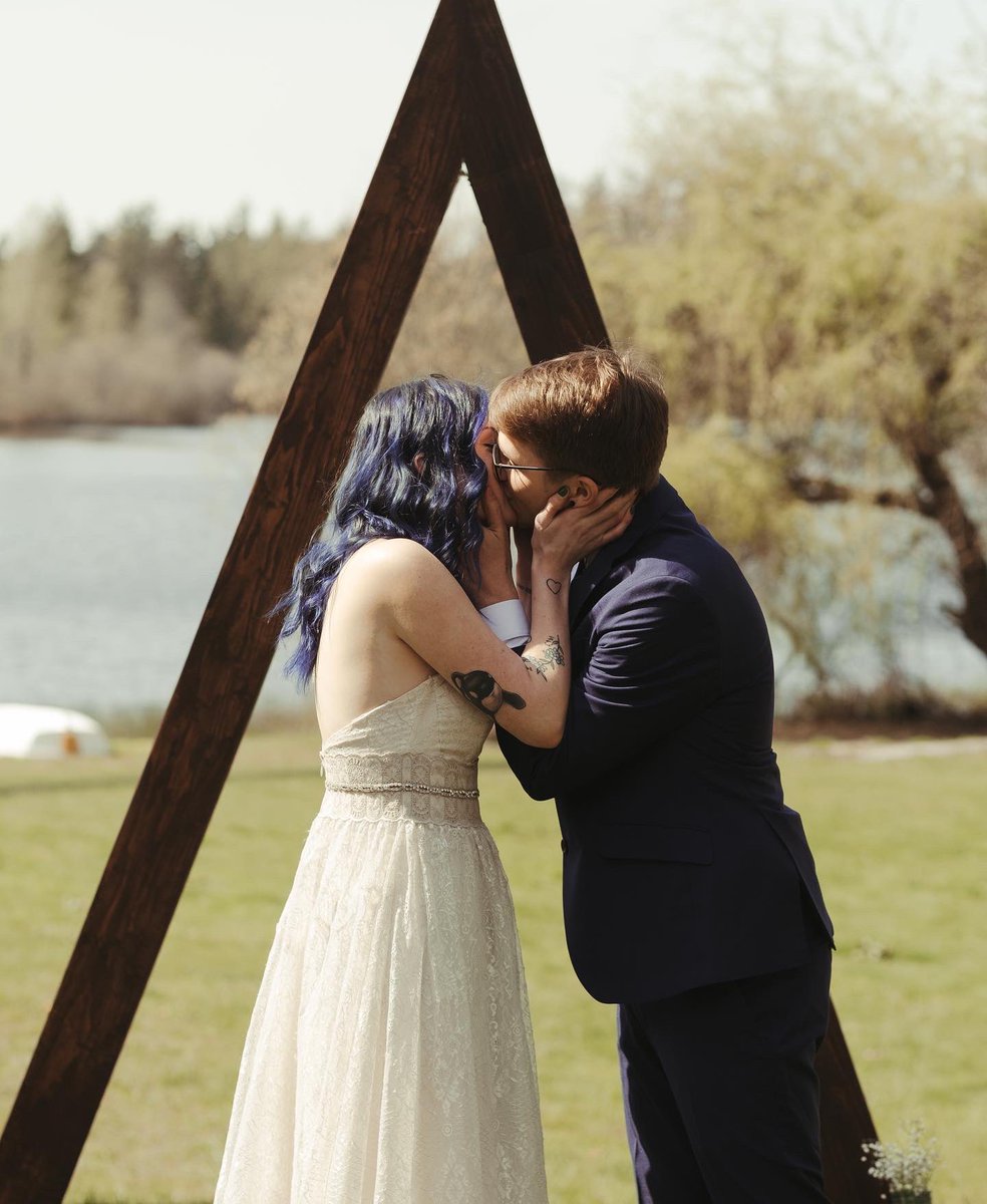 foresthunny's tweet photo. sneak peak wedding photos <3 https://t.co/e6t6NYv4aJ