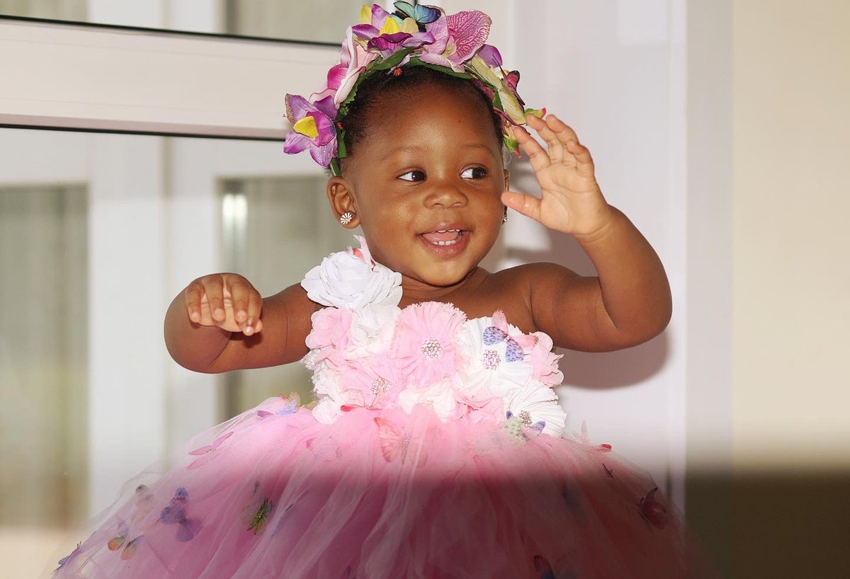 BankOnGreene's tweet photo. The girl with the perfect face, the perfect eyes, and the perfect smile.

The girl that forever changed my world and taught me how to love in ways that I never knew were possible.

Happy Birthday my darling Zhuri Alyssa Bankole-Greene https://t.co/UqA2q9yPlb