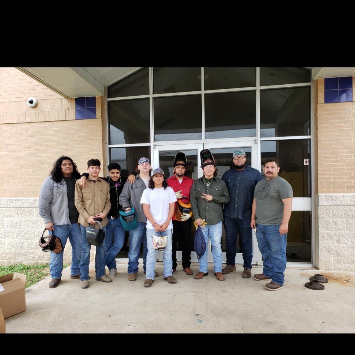 SundayYuhh's tweet photo. Been a fun year man, forever grateful for the experience I’ve gained from this amazing school ganna be sad to see them go next year 😪 https://t.co/8FCJwgEkKS