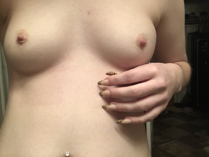 Sophie🐶 OF  --'s pics and videos - FRUEPp8XMAIT AL jpg:small