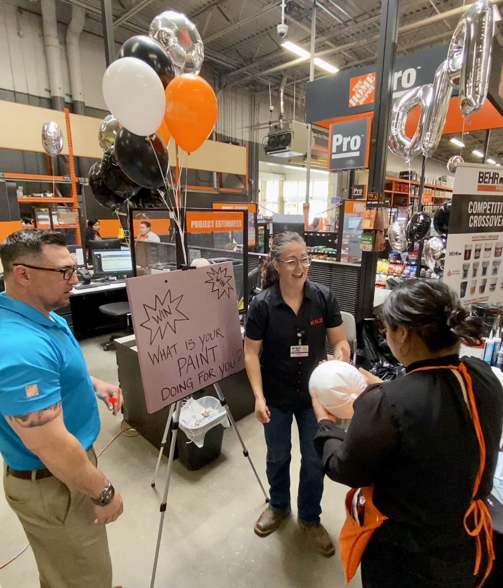 sam_camacho23's tweet photo. We’re wrapping up Pro Events for the month. As always, thank you HD 6570 for the partnership! It was great to share knowledge and support each other and our Pros! Shout to Amy for demonstrating Behr products! @GLORIRIVASS @AmyClunie @Sarah_Behr_MN https://t.co/dux4UicWV4