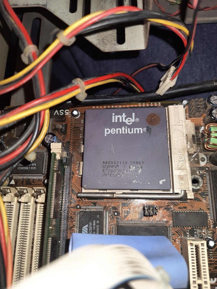 sahajsarup's tweet photo. Also I'm into #retro hw as well.
My #comodore64 was a gift from 🐘edolnx@mastodon.social 
I found the #pentium 100mhz at a local seconds dealer.
And the #ViaC3 was an AliExpress find.
And i also have a #ibookg3 in need of repair.… https://t.co/jnjYIxZYug https://t.co/Evqb25ujAz