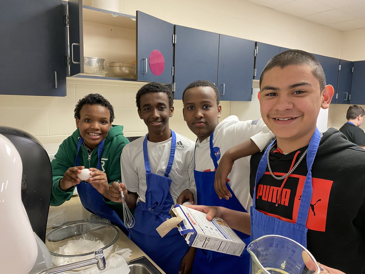 EGFAdamsApples's tweet photo. We practiced following directions and making blueberry muffins today… kids did great! #cmspride #egfcms #EGFpride https://t.co/4VVikxl3Nr