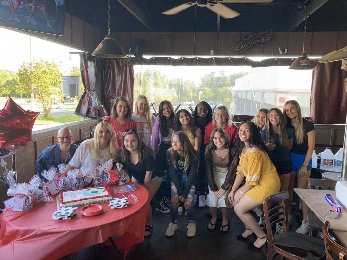 NE_LadyTSoccer's tweet photo. Had the best time celebrating the 2021-2022 Season with these girls! Looking forward to 2022-2023 tryouts on May 16-17th! https://t.co/ActCXx9OsJ