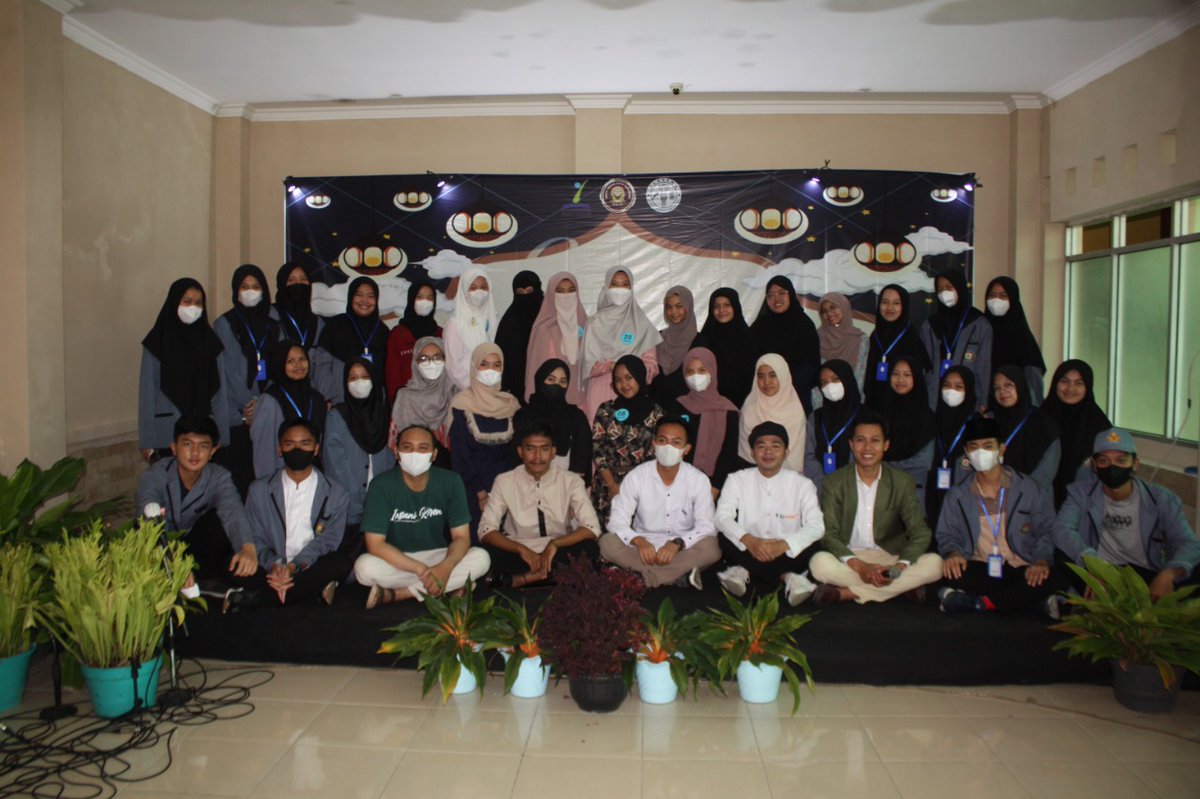 irmasman4's tweet photo. Festival FLASSMA Nasyid yang dilaksanakan di SMAIT Insani Kota Sukabumi https://t.co/8cXPg2BzQg
