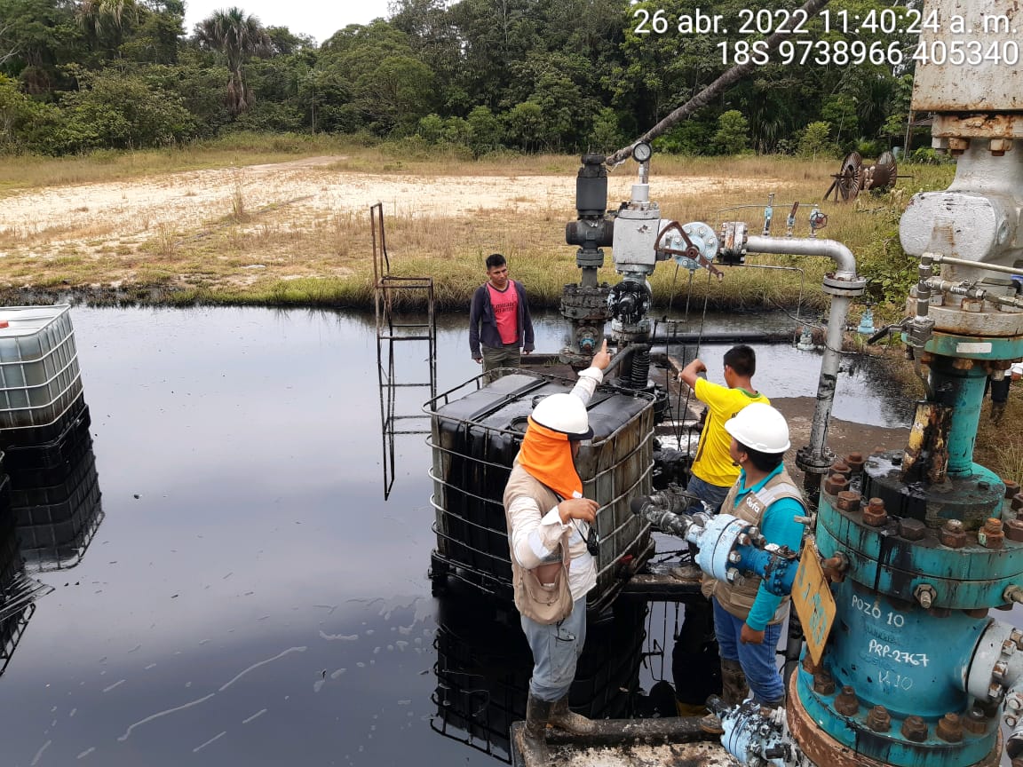 4cuencas's tweet photo. 🔴 Monitores ambientales kichwas acompañan la supervisión del impacto de los últimos derrames ocurridos en su territorio. La federación #OPIKAFPE exige a @Perupetrosa y el @OEFAperu medidas inmediatas de contingencia y limpieza en el #Lote192 👇🏾 https://t.co/AA2WeKhLwW