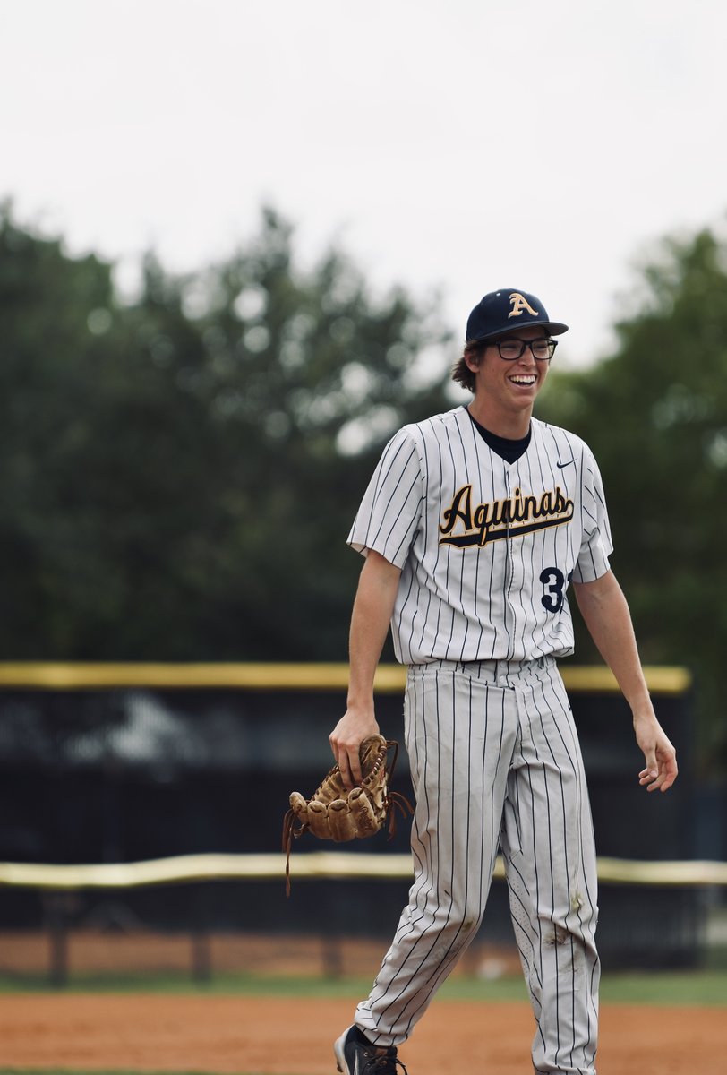 AquinasRaiders's tweet photo. Baseball defeats Cooper City 9-2! @STA_Baseball https://t.co/NNhHIy4r07