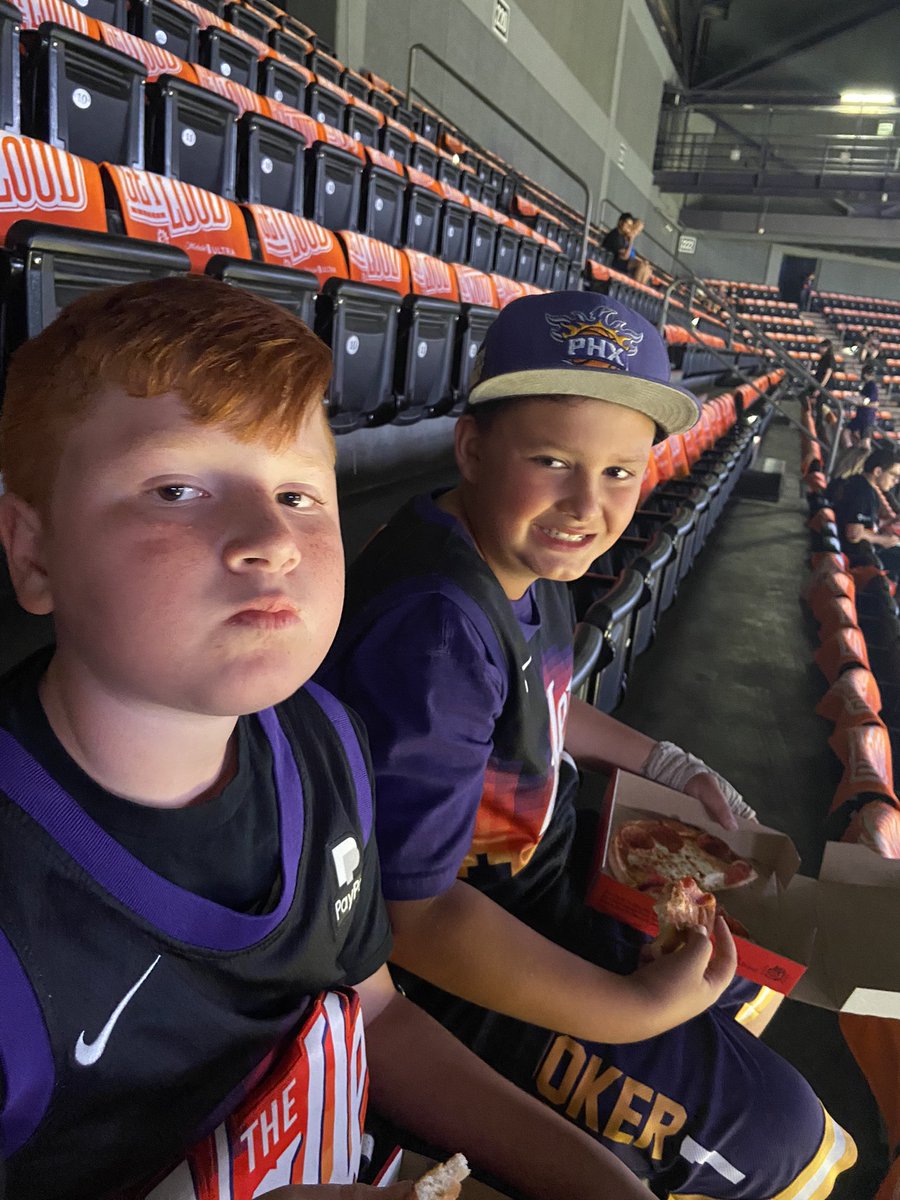 corygutierrez17's tweet photo. Suns game @suns #rallythevalley https://t.co/nEv8Dyxkmi