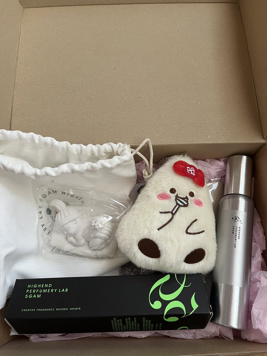 doublebcart's tweet image. wts/lfb:

lab5gam lucky box case I with the rare baby figurine (related to daddy bobby’s baby news) - 2300

Ko.b haebyeon - 900

tags 🏷 hanbin b.i lab5gam bi 비아이