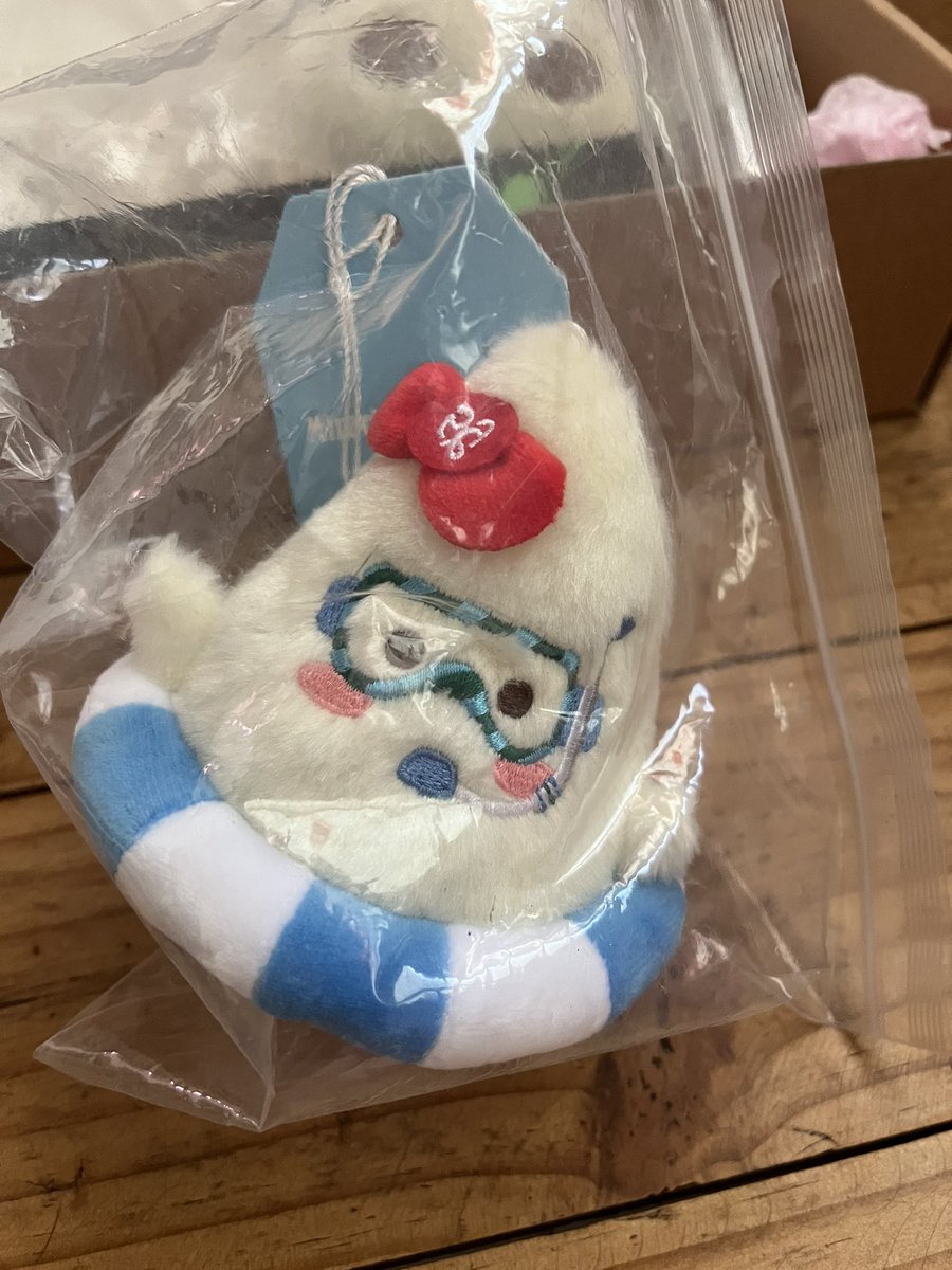 doublebcart's tweet image. wts/lfb:

lab5gam lucky box case I with the rare baby figurine (related to daddy bobby’s baby news) - 2300

Ko.b haebyeon - 900

tags 🏷 hanbin b.i lab5gam bi 비아이