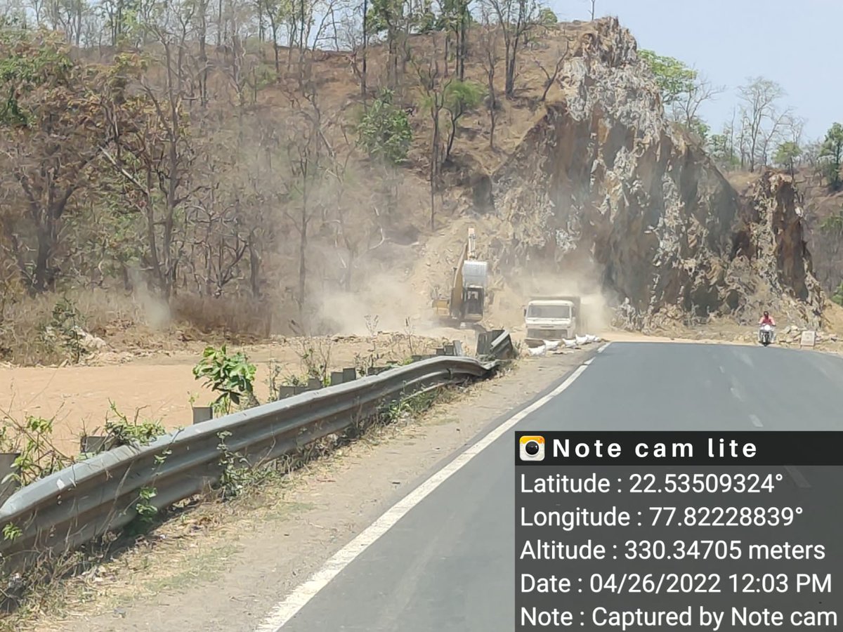MilindPariwakam's tweet photo. God save our wildlife corridors from @NHAI_Official. 
We seem to have become a 🍌 republic! Brazen violation of a High Court order. Those responsible should be hauled for contempt. 
@byadavbjp @ntca_india @minforestmp @mptfs @PMOIndia
@moefcc #tiger #WildlifeConservation https://t.co/pBsqiSZXgX
