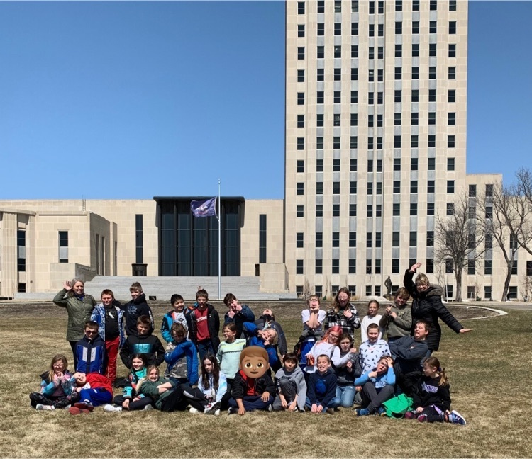 GarrisonSchools's tweet photo. Fourth graders act silly after a great day touring the Bismarck Heritage Center and Capitol. https://t.co/kML4Lne66y