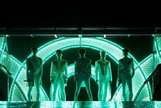 isSHINeeback? tweet media