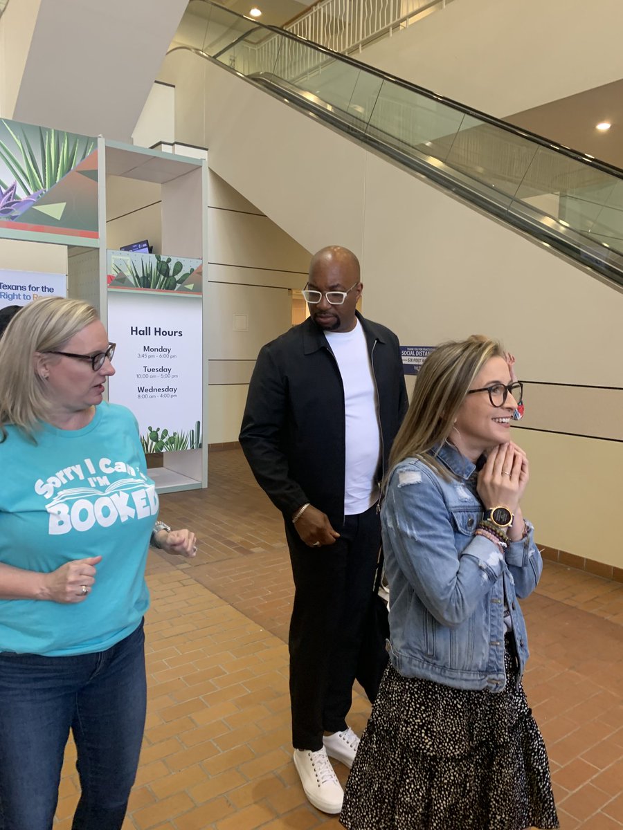YourDigitalLBR's tweet photo. ⭐️Star struck today!!!! TLA with @kwamealexander #tiktokdancing https://t.co/8HT6XZkL15