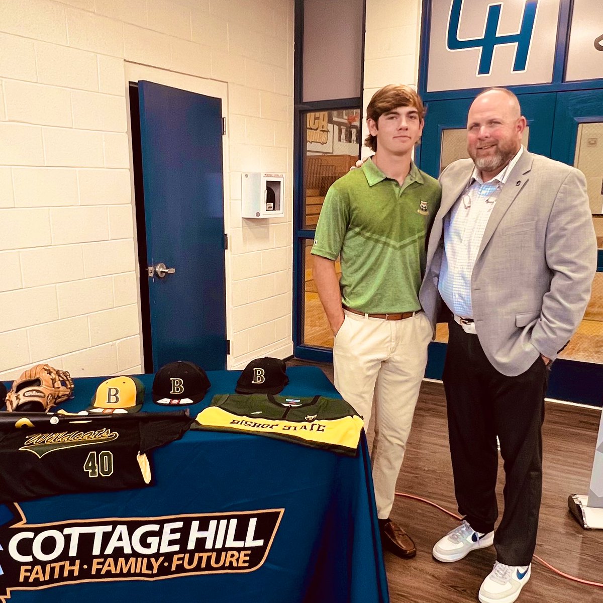 Congrats to <a href="/KyleHipp5/">Kyle Hipp</a> for signing with <a href="/Baseball_bscc/">BishopState Baseball</a> this morning!

Thanks for reppin’ the Blue/Gold on the gridiron &amp; diamond! <a href="/chcacademy1/">Cottage Hill Academy</a> appreciates you &amp; your family! 

We wish you the best in the days ahead at BSCC this fall &amp; this weekend in the 2nd round! 
#WarriorWay