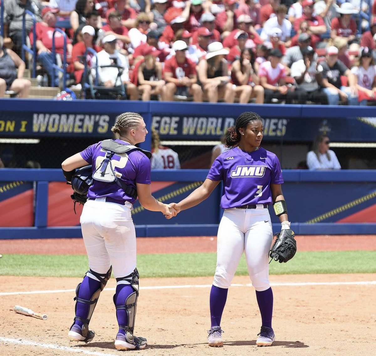 Coach Christi 👩🏾‍⚕️🥎 tweet media