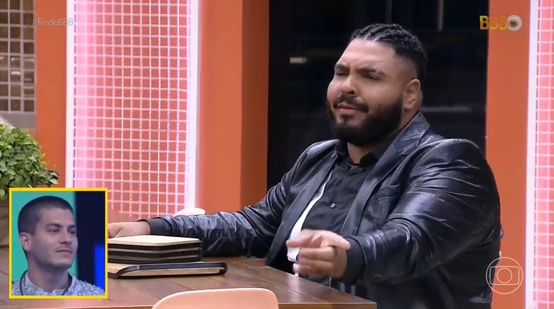 tracklist's tweet photo. “Esse ano [o prêmio] vai ser pra pagar clareamento e robô”

O PAULO VIEIRA 👀 

#BBB22 https://t.co/aqb1vyBKfl