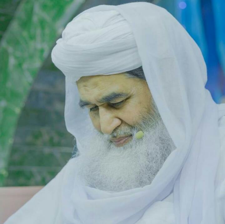 Khaja23265769's tweet photo. Great personality for a Ummah 
#HBDIlyasQadri https://t.co/f3WAbvmZ1C