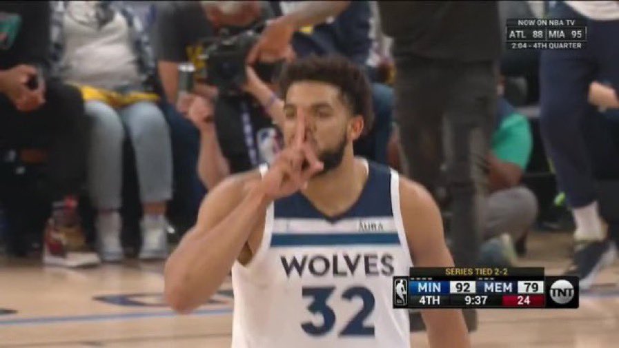 jvmmyx's tweet photo. KARL ANTHONY TOWNS HAS DONE IT AGAIN https://t.co/yG3IyW1y6S