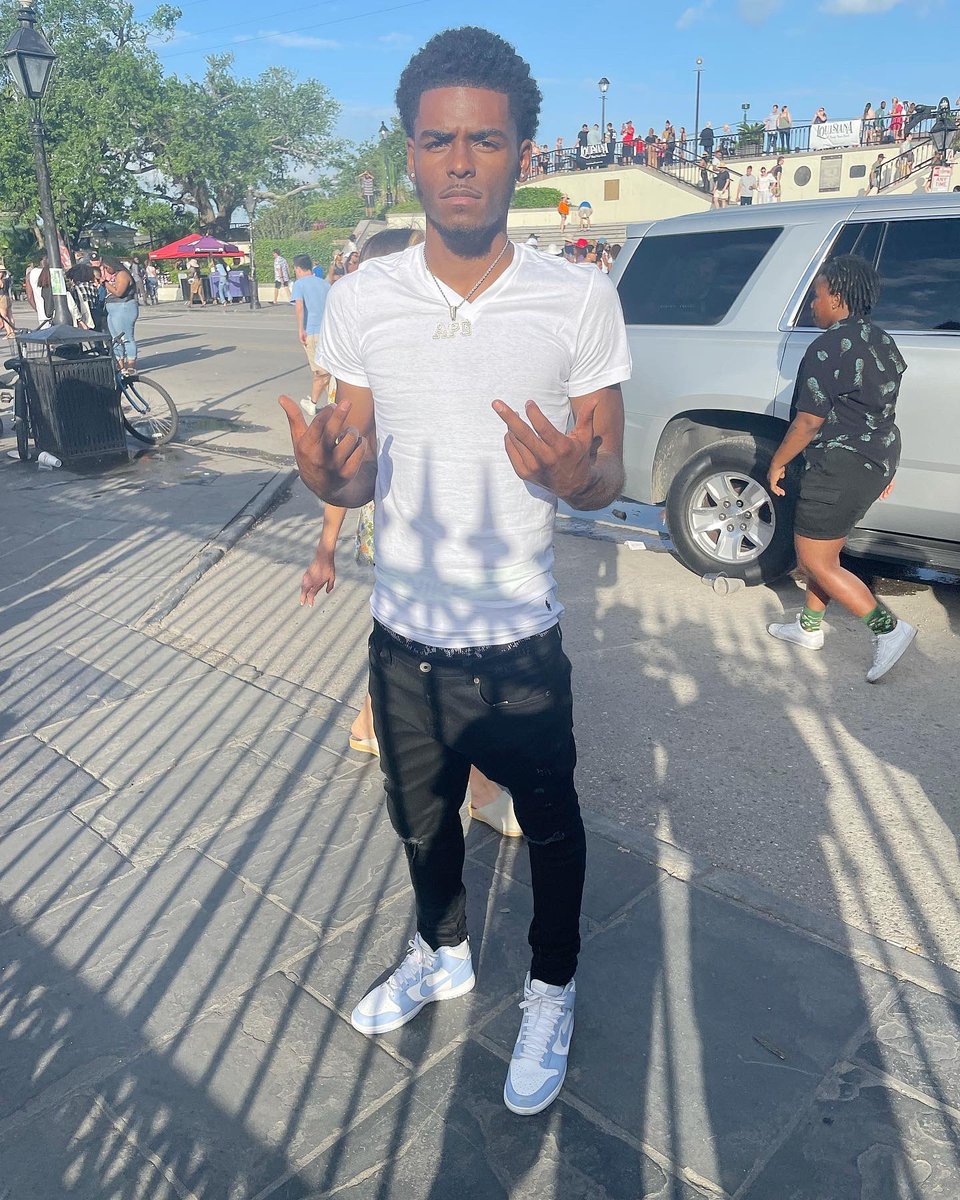 TRPM1224's tweet photo. Ready To Ride….Yk I Ride Or Die…I Vow To Never Change..🤞🏾☑️ #WholeLottaAPGShit 💠 #PressureMann  #LLNG❤️#448forever💙 #FreeLocc❤️ #FreeBudd💙🦅 #BiggPressure https://t.co/fjEeeSth8j