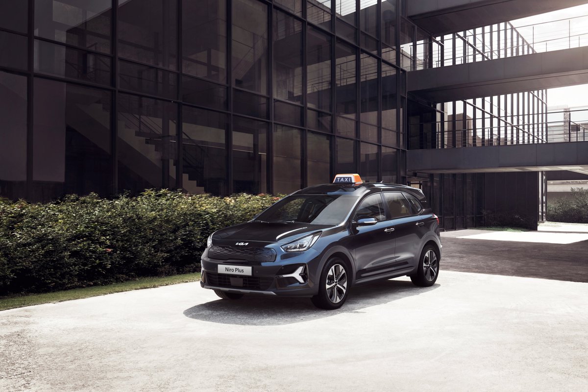 HMGnewsroom's tweet photo. #Kia unveils #NiroPlus, an eco-friendly PBV based on the first generation #Niro. ▶ https://t.co/VPJI9plW5T
#KiaNiro #PBV #EV #EcoFriendly #Car #Taxi #NewCar #CarPhotography https://t.co/KexfbctpP0