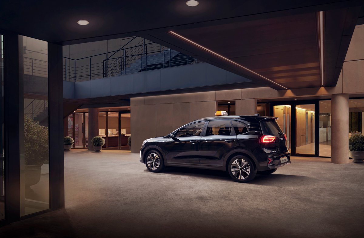 HMGnewsroom's tweet photo. #Kia unveils #NiroPlus, an eco-friendly PBV based on the first generation #Niro. ▶ https://t.co/VPJI9plW5T
#KiaNiro #PBV #EV #EcoFriendly #Car #Taxi #NewCar #CarPhotography https://t.co/KexfbctpP0