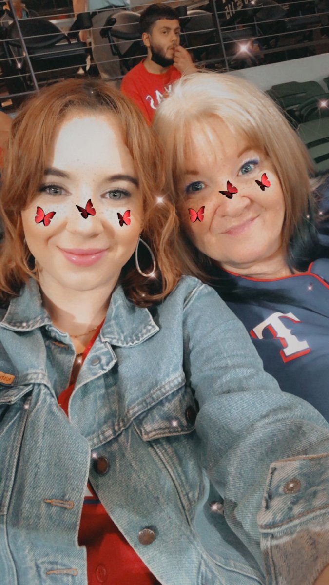 celiaann35's tweet photo. #TexasRangersGame with the family 💙❤️ https://t.co/FKXDlQmxLZ