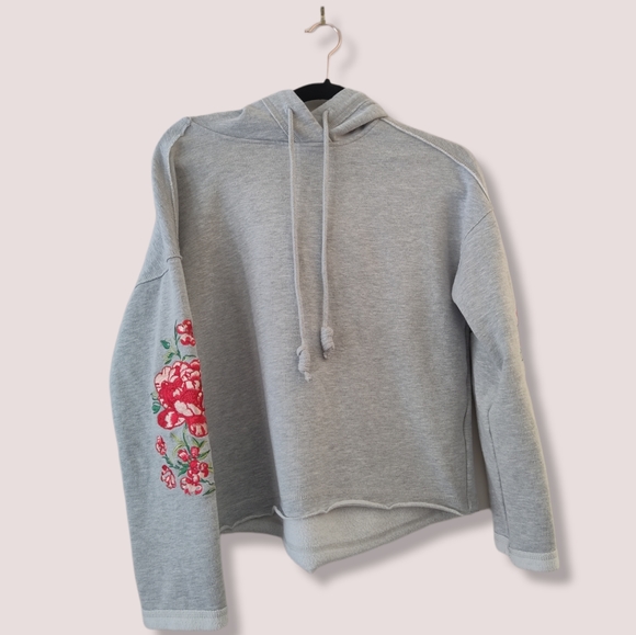 MomGrandmaRN's tweet photo. So good I had to share! Check out all the items I'm loving on @Poshmarkapp #poshmark #fashion #style #shopmycloset #hm #lilymorgan #dreamline: https://t.co/Fd6yF2xD20 https://t.co/mYBhsBS5XG