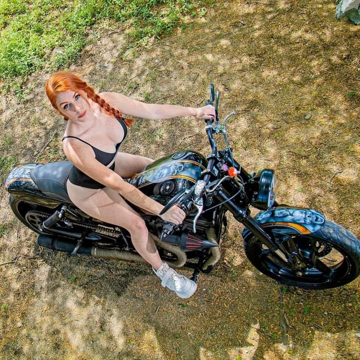 BikersGirls's tweet photo. 🧡🧡🧡 https://t.co/1WNTWA66Iw