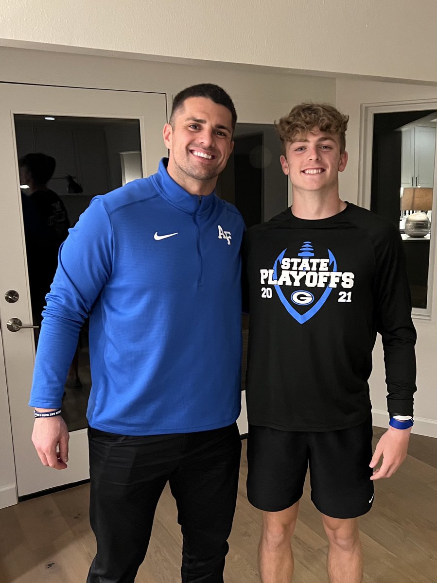 Really appreciate @CoachLamAF for coming to Georgetown for a home visit! Really enjoyed his time and information he gave to my family and I! #letsfly <a href="/CoachTCalhoun/">Troy Calhoun</a> <a href="/CoachAC3/">Ari Confesor</a>