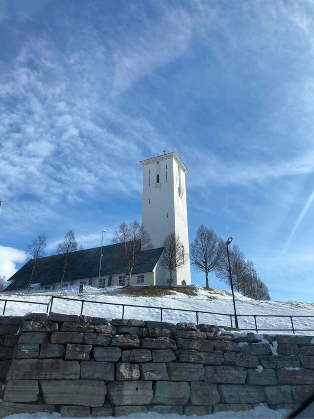 NathOnTheRocks's tweet photo. @LoreneScafaria Hi Lorene☺️ hope you’re well and having a great spring. Here are some pics from up north last week 🇳🇴 (photo cred to Marit) 1/4 https://t.co/F9Zkw1XJ3b
