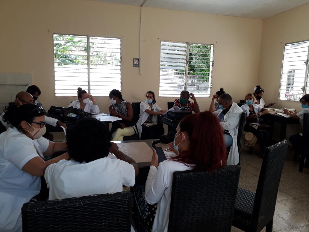 VdamColon's tweet photo. Continua siendo el PAMI nuestra mayor prioridad, se realiza estrategia en el Policlínico Francisco Figueroa
#Salud_Colon
#VamosConTodo 
@Salud_Colon 
@Santos25469116 
@DrLazaroSuarezi 
@WongCorrales https://t.co/haOQMOe0Kx