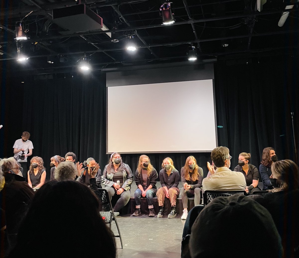 The Transforming Narratives of Gun Violence Spring showcase was a huge success yesterday! Thank you for being a part of our big day. It truly means a lot to us. Visit the TNGV website and learn more: transformnarratives.org @EmersonSOC @EmersonVMA @ecjrn @LDBpeaceInst @MGH_GVPC