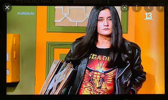 Eternauta_2040's tweet photo. me recordó a la metalera de ADRENALINA #TheVoiceCHV https://t.co/tIwClspAYn