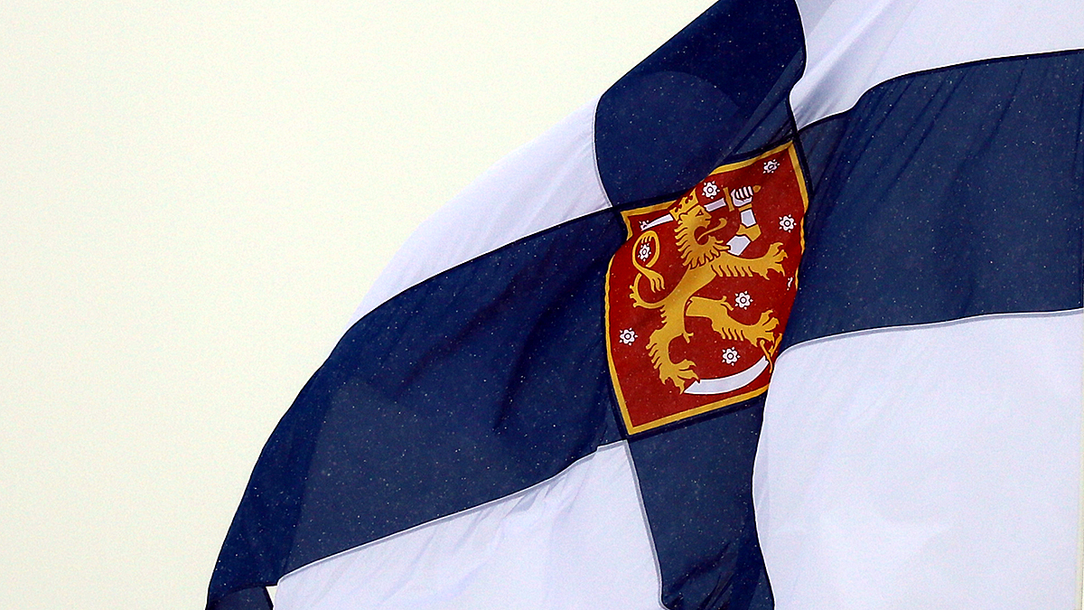KainuunPR's tweet photo. Tänään vietämme Suomen sotaveteraanien kunniaksi ja muistoksi  sodan päättymisestä ja rauhan alkamisesta kansallista veteraanipäivää. Hyvää juhlapäivää!

Maamme versoo uutta -  I vårt land spirar det nya

#sotaveteraanit #veteraanit #kaipr #maavoimat #himmetämuistoteisaa https://t.co/72yL8M4vWX