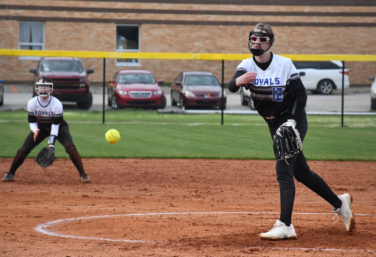 LedgerSports's tweet photo. After another win on Tuesday, the Mason County softball team has battled back to .500 and are showing no signs of slowing down. 

On the Lady Royals gradual rise in the month of April:

https://t.co/aiBq4I5kk9 https://t.co/oPtL5fCKlh