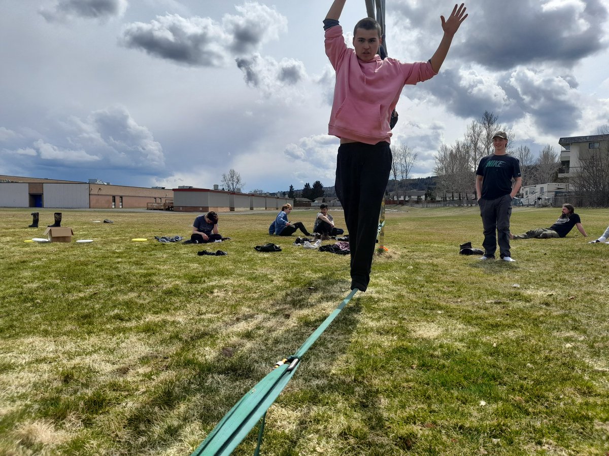 TurboTimmy57's tweet photo. Perfect afternoon with @DeadPine57 juniors. Slacklining, canoe portaging, and throwing a Frisbee around. Spring does exist! 🌿🌻🌿 @SD57PG @Stephymarie33
@GOoutdoors @SD57Indigenous https://t.co/dhDpCouzNf