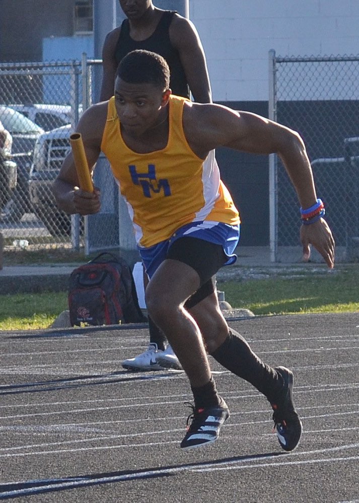 foulcard_eugene's tweet photo. #DistrictChamps
#RegionalChamps
100 meter, 200 meter, 4X100 relay and 4X200
Headed to STATE @LSU https://t.co/91EnG6CVdv