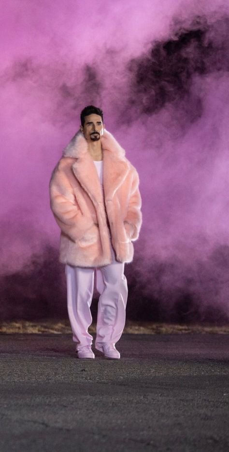 FangirlsNiteOut's tweet photo. no one rocks a coat like @kevinrichardson 

please reply with coat daddy pics 😍 https://t.co/h3kN6aG8R1