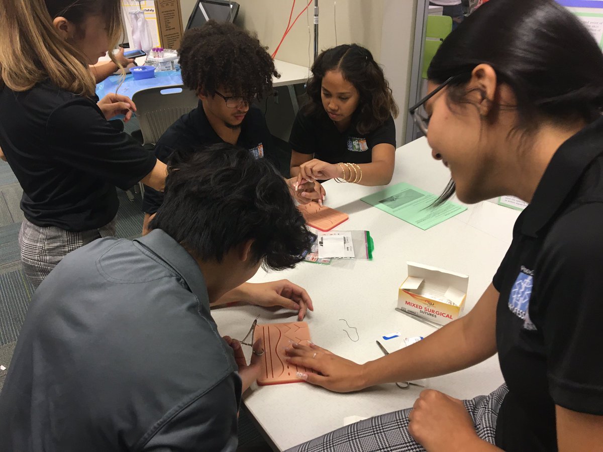 jlutech's tweet photo. Student Showcase went fantastic. For the most part, our group did well and our practice paid off. It was great seeing all the other groups’ projects as well as #PeoriaMETMed’s Human Body Exhibits. #PeoriaMET #PeoriaMETTech https://t.co/NW9NSBJ6rZ