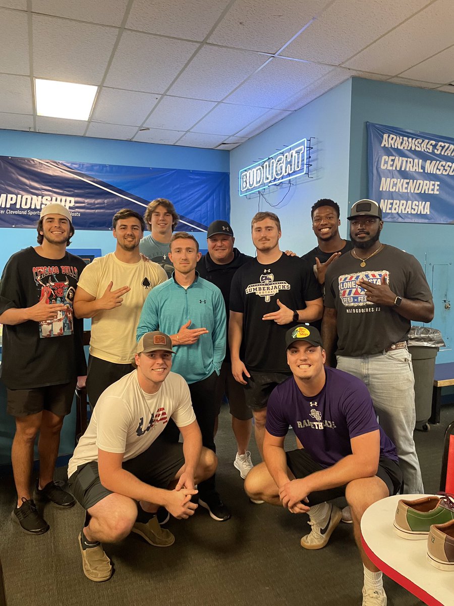 CoachMattStorm's tweet photo. Awesome Night out with @SFA_Football Tight Ends… welcoming the newest addition @Coach_Fentress  #Family https://t.co/SgkihuaXEX