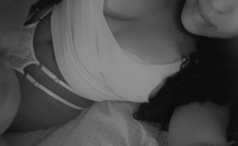 TuMusaVirtual's tweet photo. The most beautiful month (May) is coming... happy night to all, I send you a huge coconut-flavored kiss...
#littlelatina #yourvirtualmuse #Girls #chicaslatinas #chicashermosas #GoodNightTwitterWorld #goodnight #Women #gaming https://t.co/lwvx0URp90
