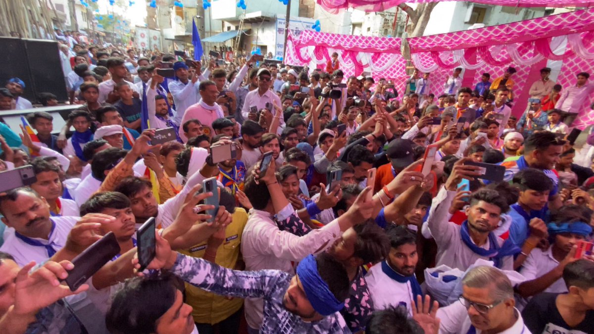 BMissionTV_'s tweet photo. कल दिनांक - 26/04/2022 को हाथरस में बाबा साहेब भीमराव अंबेडकर की शोभायात्रा का उदघाटनकर्ता किया एडवोकेट चंद्रशेखर आजाद ने..
@BhimArmyChief 
जय भीम           जय भारत https://t.co/pnPYCvvnVt