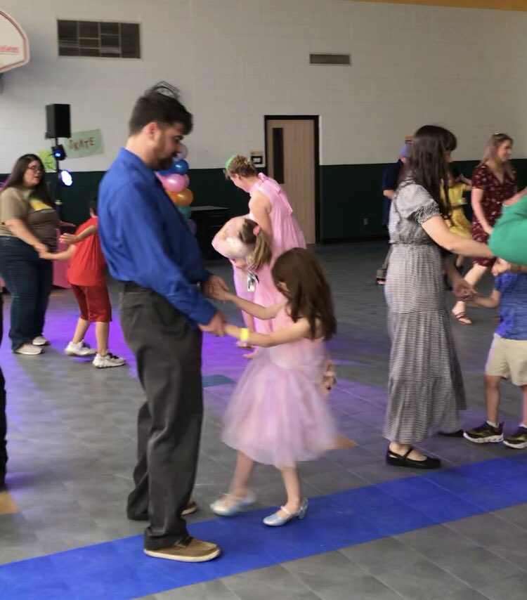 Our PTO outdid themselves for Friday’s Family Dance Night! Loved seeing all the parents and kids having fun together! <a href="/BangElementary/">Bang Elementary</a> <a href="/erwannwilson/">Erwann Wilson</a>